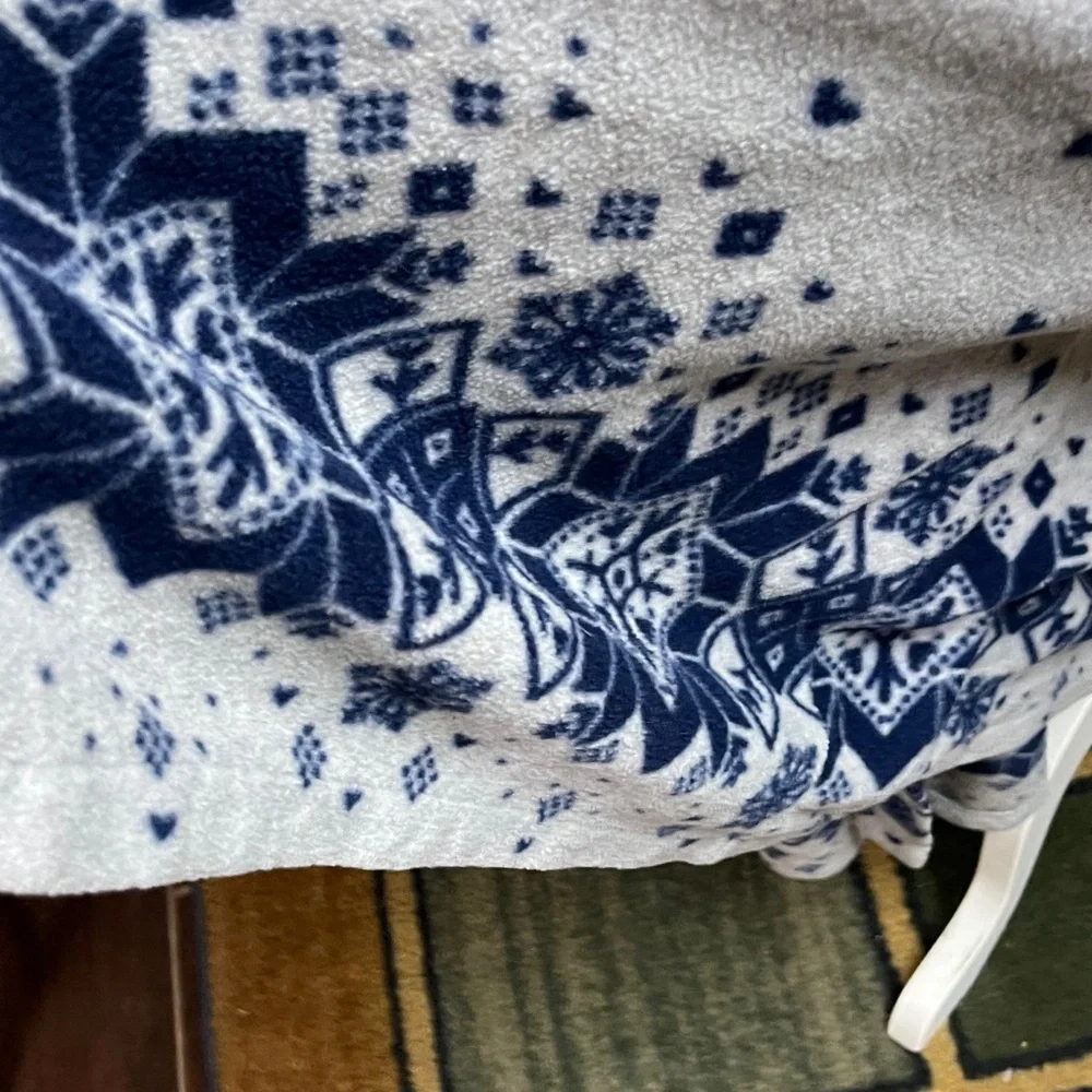 Secret Treasures Gray Heart Pattern Robe - Picture 3 of 5